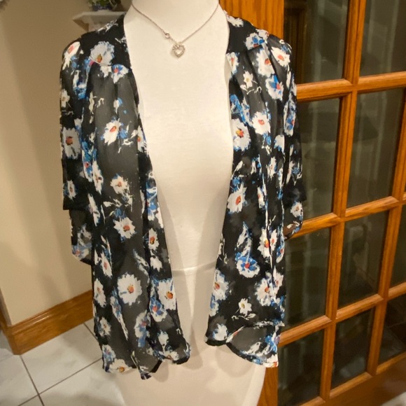 Cropped  kimono by So Heritas size XS in black floral - Picture 2 of 8